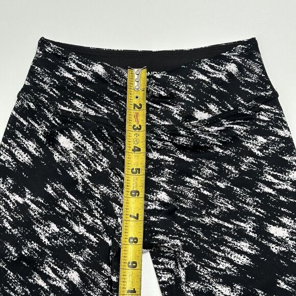 Beyond Yoga Black White Marble Lux Print Mid Rise Leggings Size XS Extra Small - Picture 3 of 10